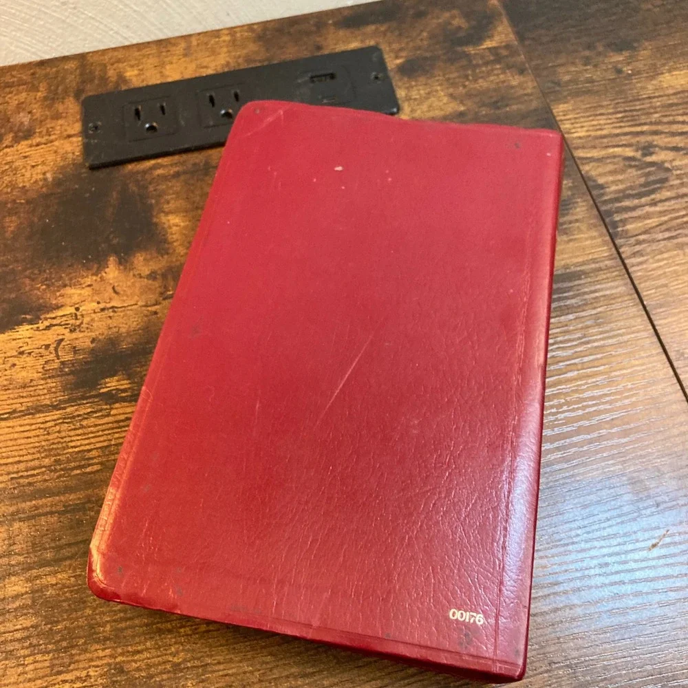 NIV Holy Bible 1998 International Bible Society Red Leatherette Vintage Edition